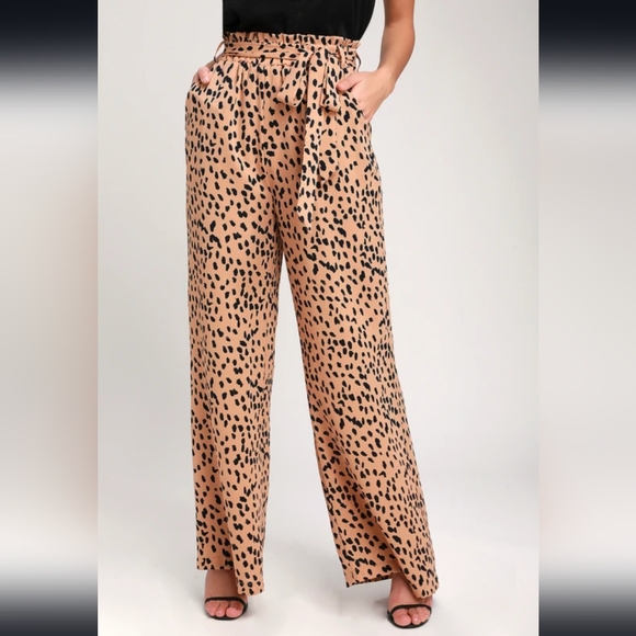 Lulu's Leopard Print Wide Leg Paper-Bag Waist Pant Size S - Picture 2 of 5